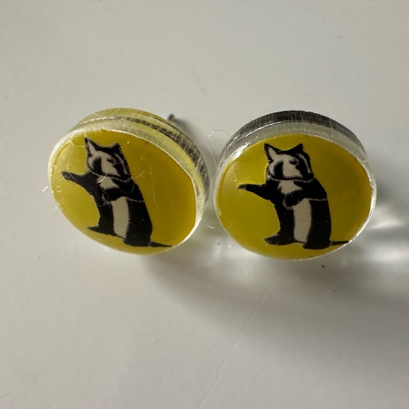 Harry Potter and Hufflepuff Earrings Badger Yellow Silver Black Round Post Back - Picture 5 of 12